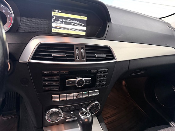 Mercedes-Benz C180 12 of 16