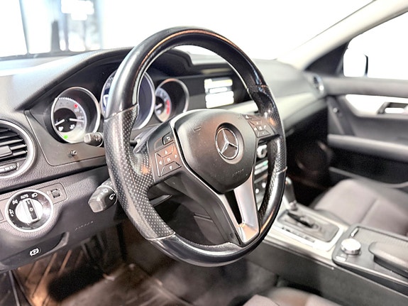 Mercedes-Benz C180 9 of 16