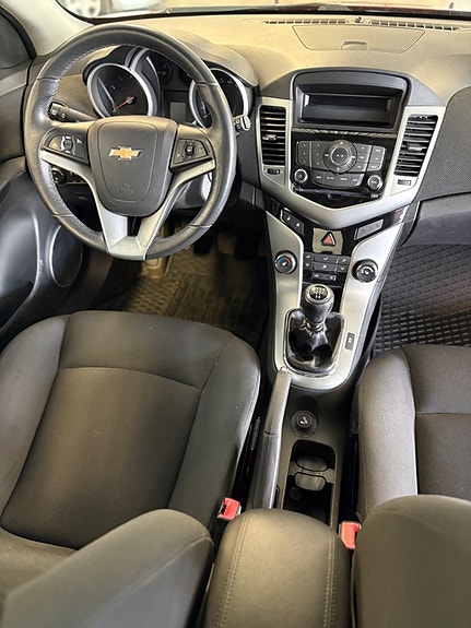Chevrolet Cruze 8 of 8