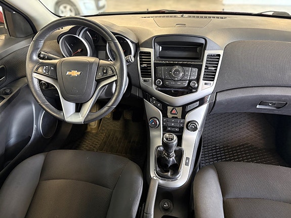 Chevrolet Cruze 7 of 8