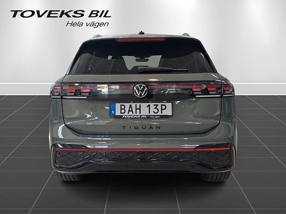 Volkswagen Tiguan 4 of 5