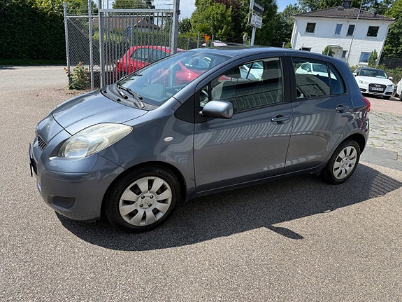 Toyota Yaris 5 of 13