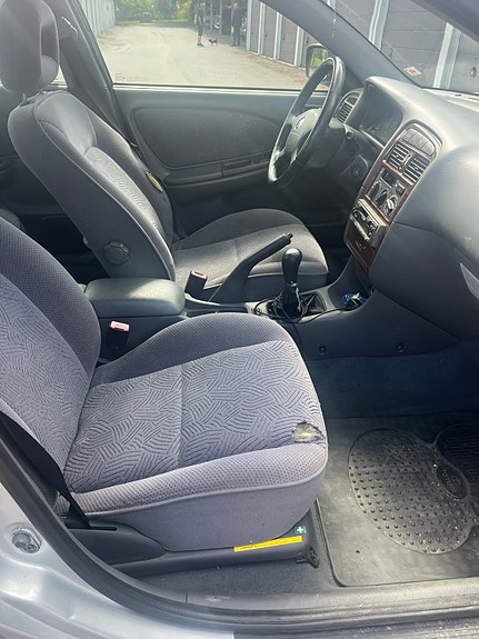 Toyota Avensis 5 of 6