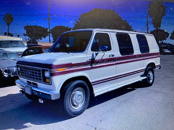 Ford Econoline 2 of 5