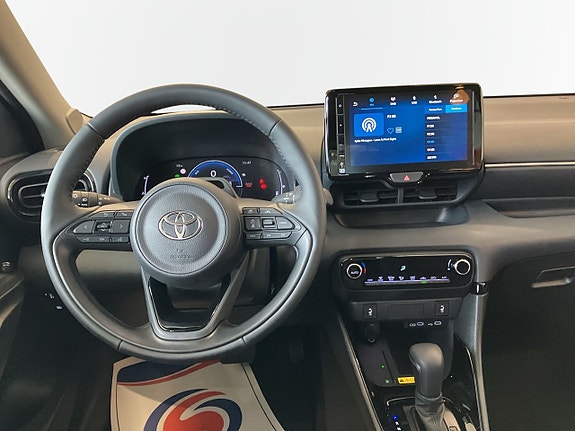 Toyota Yaris 8 of 11