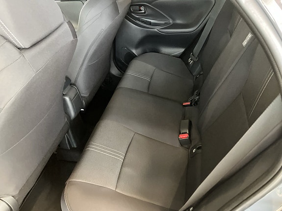 Toyota Yaris 7 of 11
