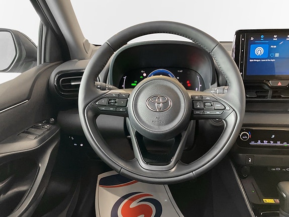 Toyota Yaris 9 of 11