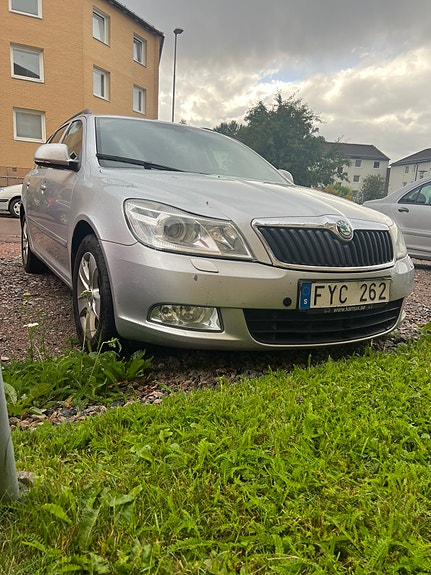 Skoda Octavia 2 of 6