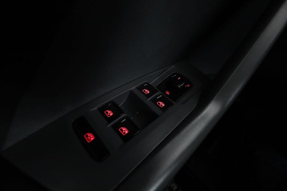 Volkswagen T-Cross 25 of 28