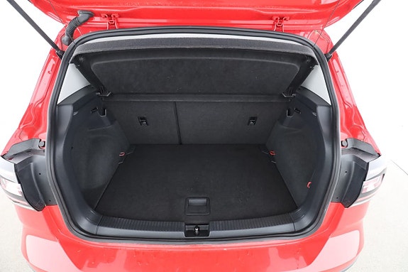 Volkswagen T-Cross 18 of 28