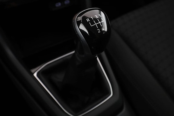 Volkswagen T-Cross 23 of 28