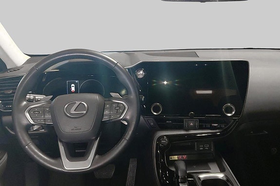 Lexus NX350h 8 of 11