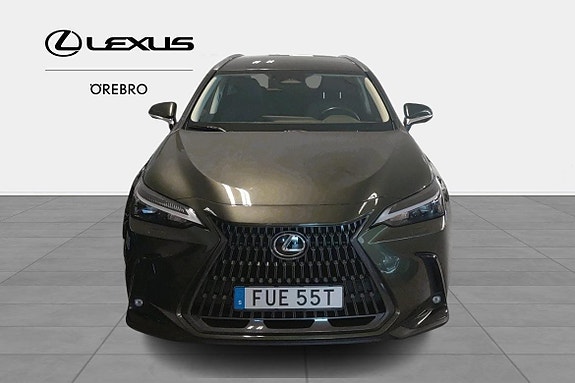Lexus NX350h 4 of 5