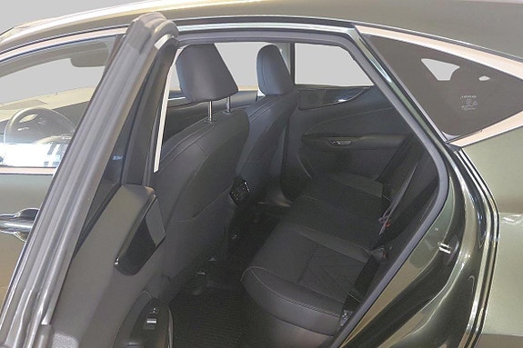 Lexus NX350h 7 of 11