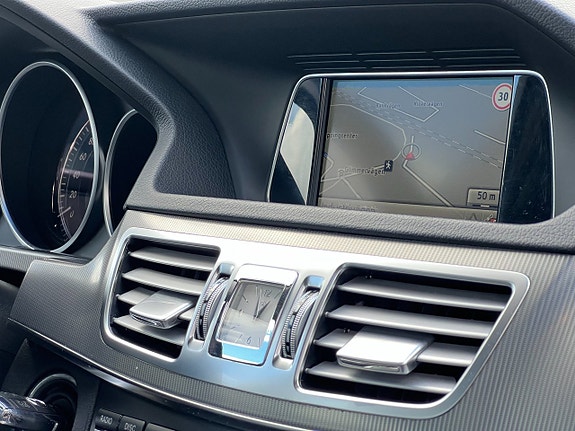 Mercedes-Benz E220 8 of 8