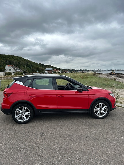 Seat Arona 3 of 5