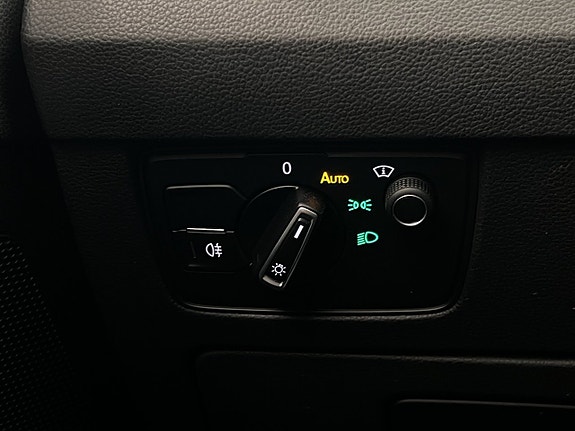 Volkswagen Passat 16 of 30