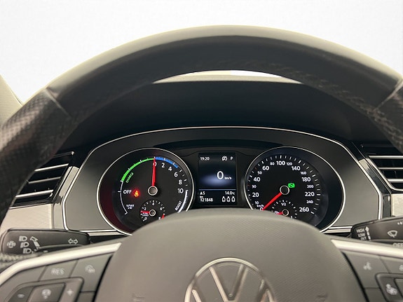 Volkswagen Passat 20 of 30