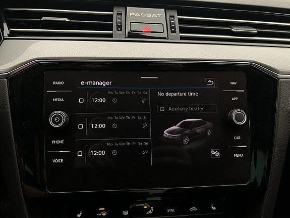 Volkswagen Passat 26 of 30