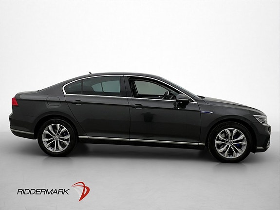 Volkswagen Passat 9 of 30