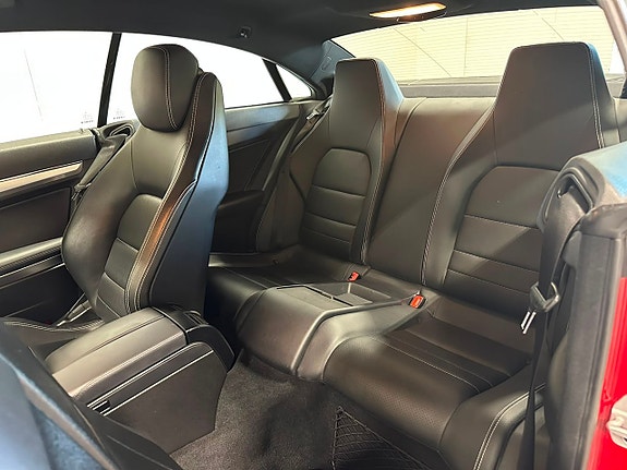 Mercedes-Benz E200 9 of 21