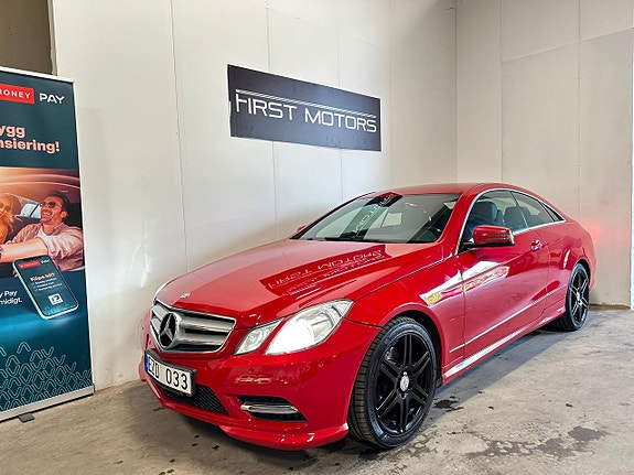 Mercedes-Benz E200 2 of 5