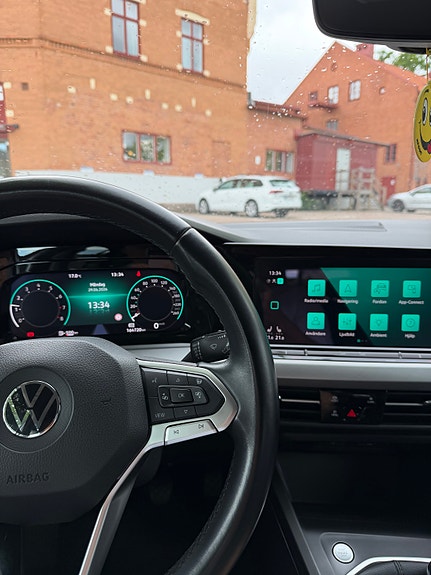 Volkswagen Golf VIII 4 of 5