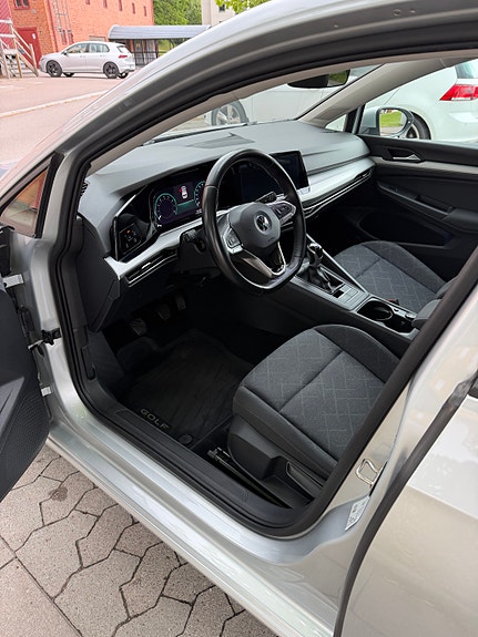 Volkswagen Golf VIII 3 of 5