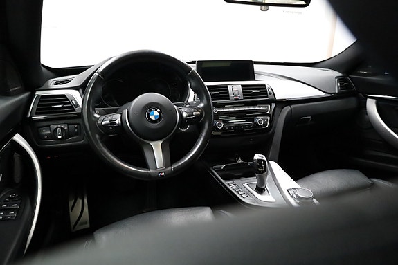 BMW 320d 3 of 5