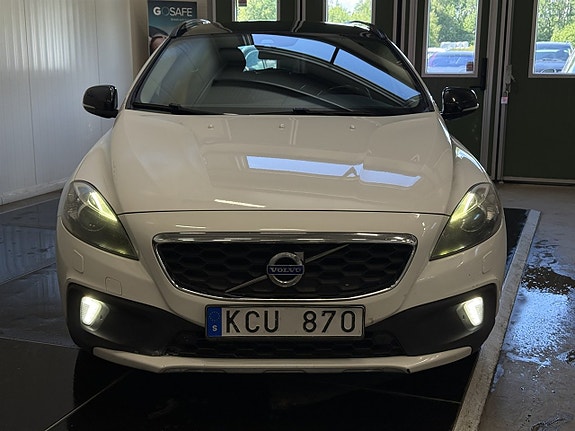 Volvo V40 Cross Country 7 of 26