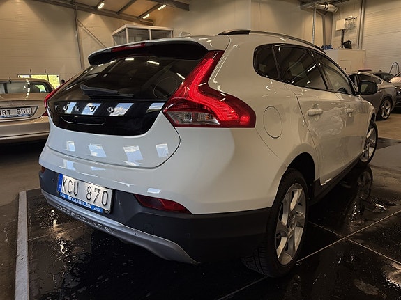 Volvo V40 Cross Country 4 of 5