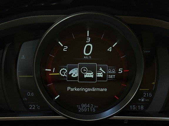 Volvo V40 Cross Country 15 of 26