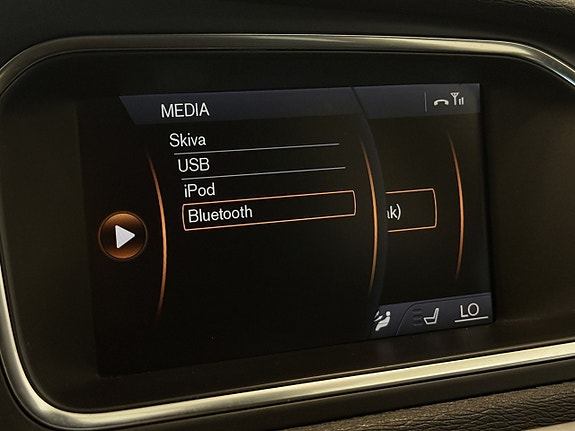 Volvo V40 Cross Country 16 of 26