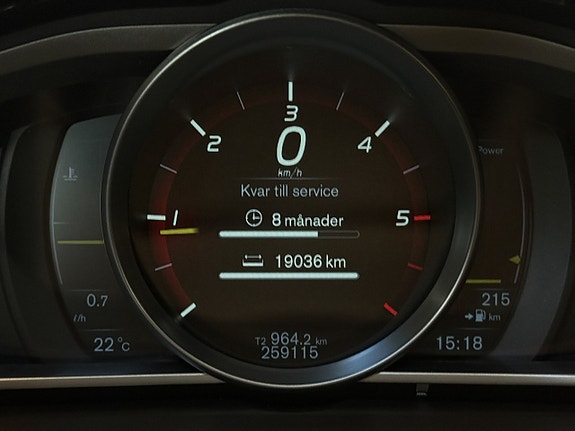 Volvo V40 Cross Country 14 of 26