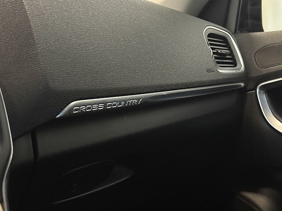Volvo V40 Cross Country 21 of 26