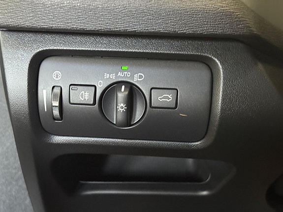 Volvo V40 Cross Country 12 of 26
