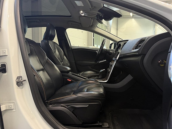 Volvo V40 Cross Country 8 of 26