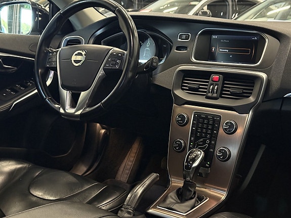 Volvo V40 Cross Country 11 of 26