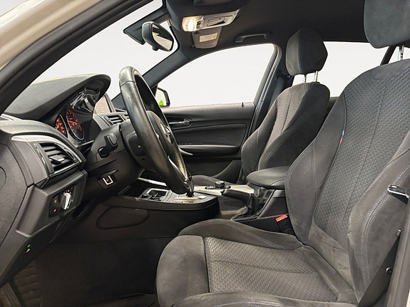 BMW 118i 9 of 26