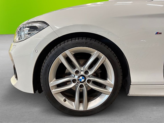 BMW 118i 8 of 26