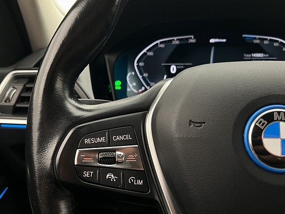 BMW 330e 15 of 30