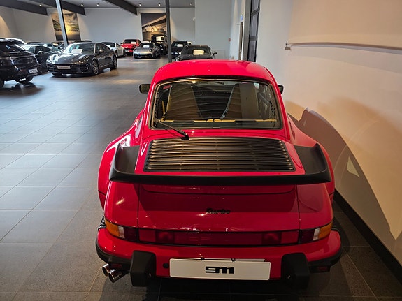 Porsche 911 Turbo 5 of 5