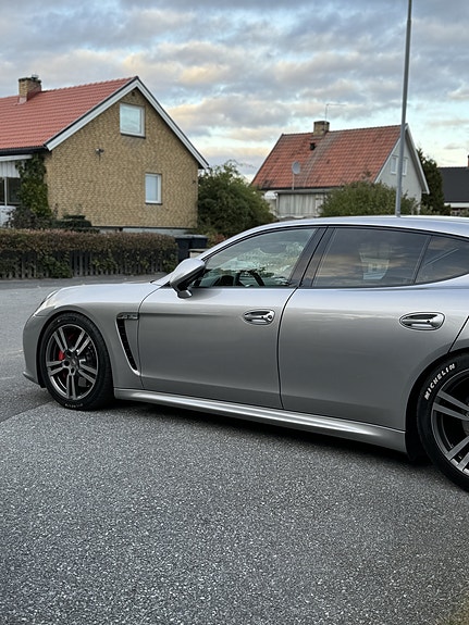 Porsche Panamera Turbo S 3 of 5