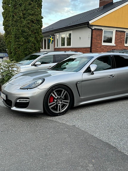 Porsche Panamera Turbo S 2 of 5