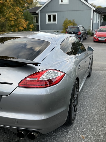 Porsche Panamera Turbo S 4 of 5