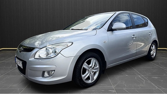 Hyundai i30 2 of 5