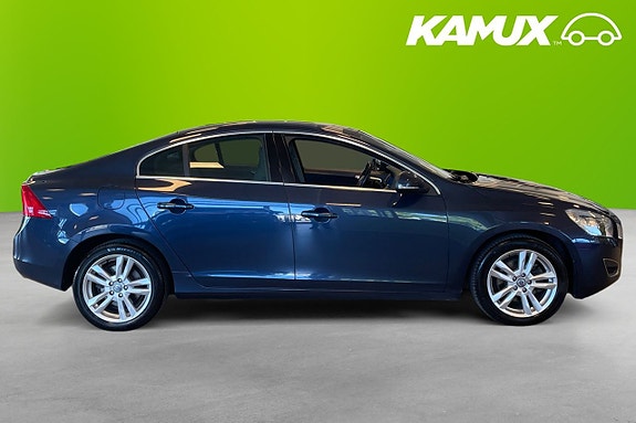 Volvo S60 2 of 5