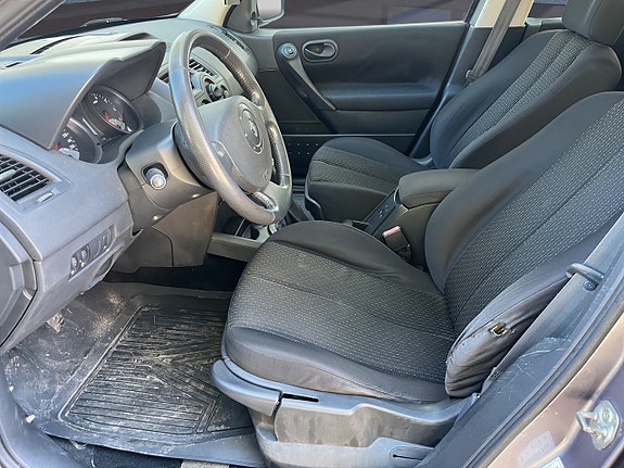 Renault Megane 9 of 16