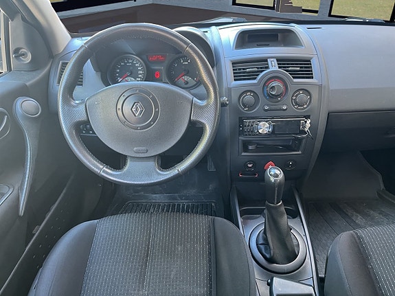 Renault Megane 10 of 16