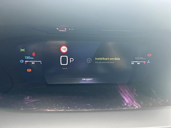 Peugeot 2008 8 of 17